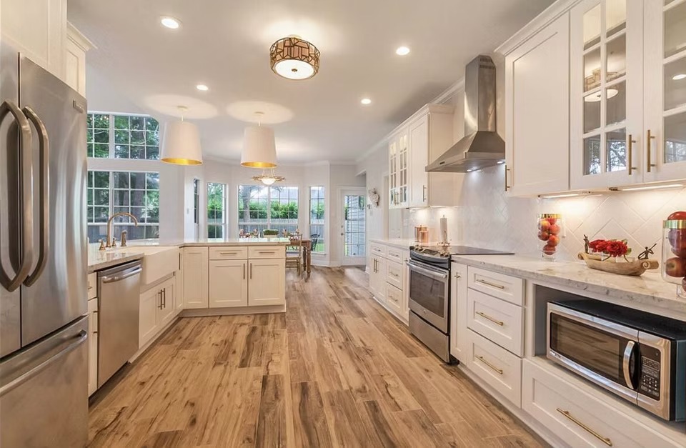 White Shaker kitchen
